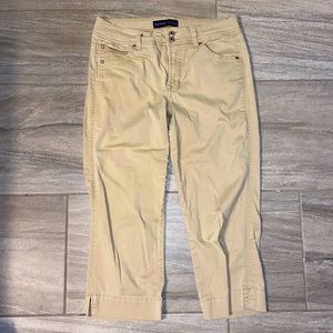 Bandolino capris size 10
